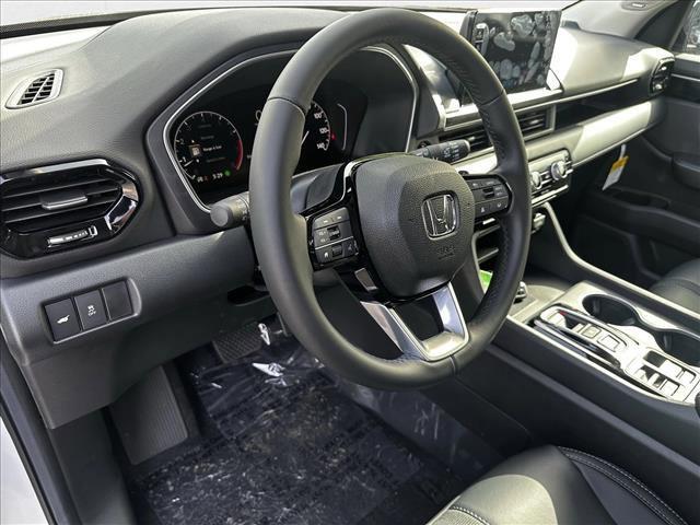 new 2025 Honda Pilot car, priced at $50,280