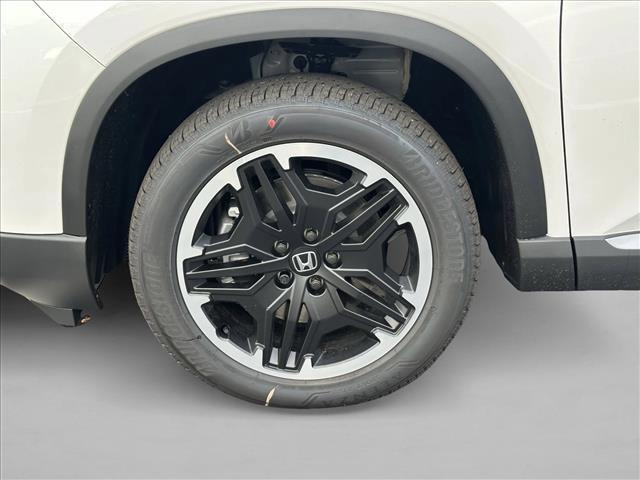 new 2026 Honda Pilot car, priced at $52,211