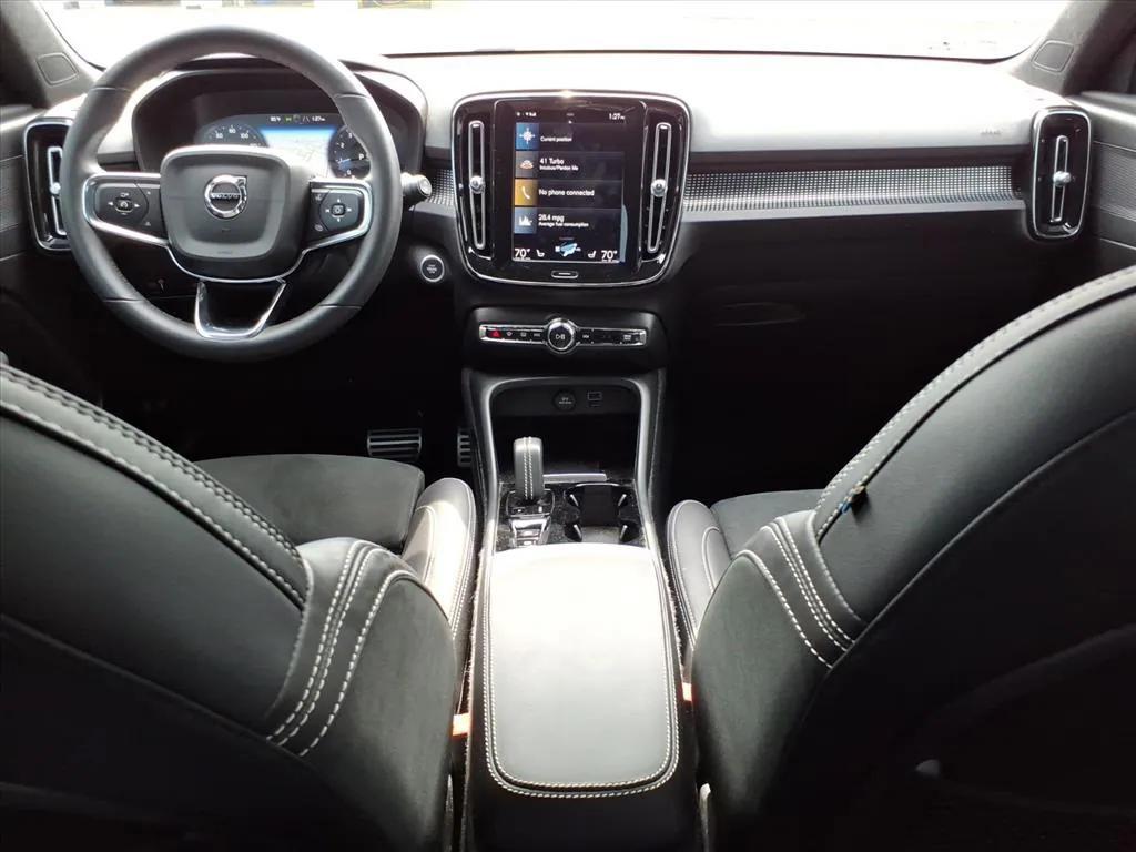 used 2022 Volvo XC40 car, priced at $27,490