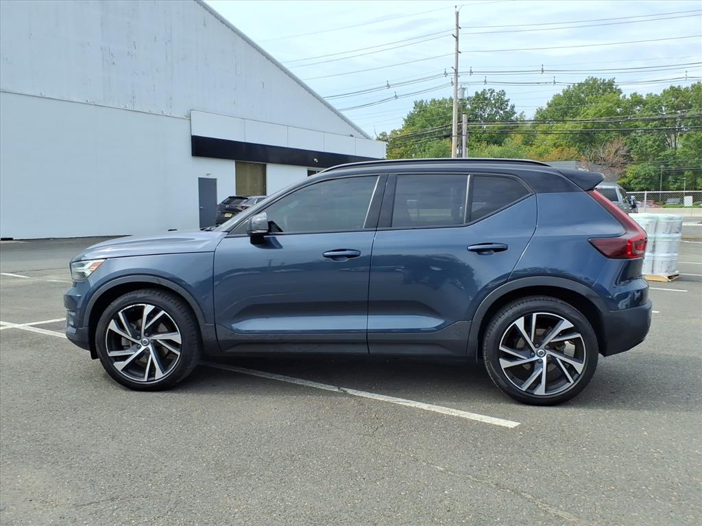used 2022 Volvo XC40 car, priced at $27,490