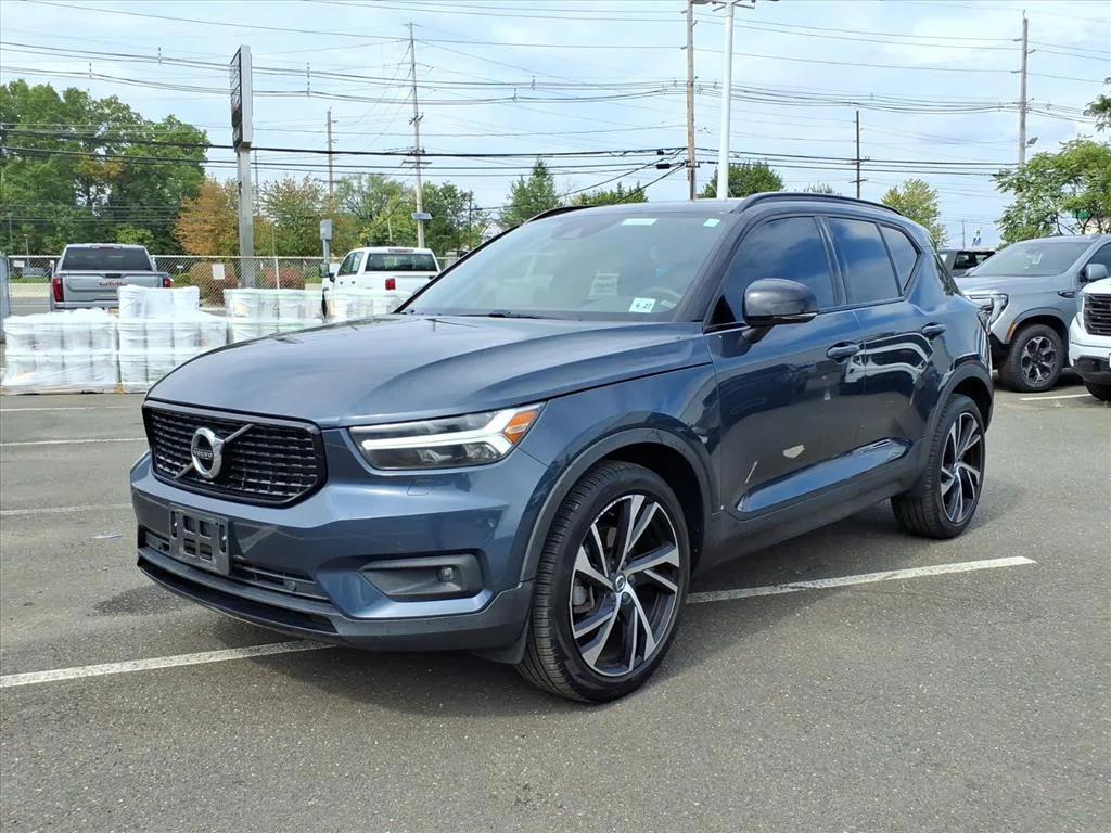 used 2022 Volvo XC40 car, priced at $27,490