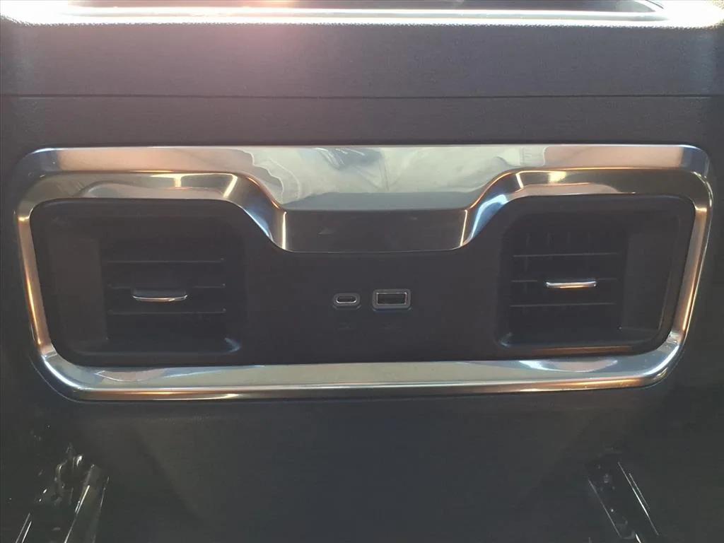 used 2022 GMC Sierra 1500 car, priced at $43,293