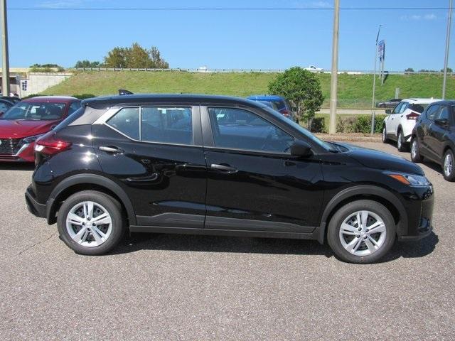 new 2025 Nissan Kicks Play car, priced at $20,024