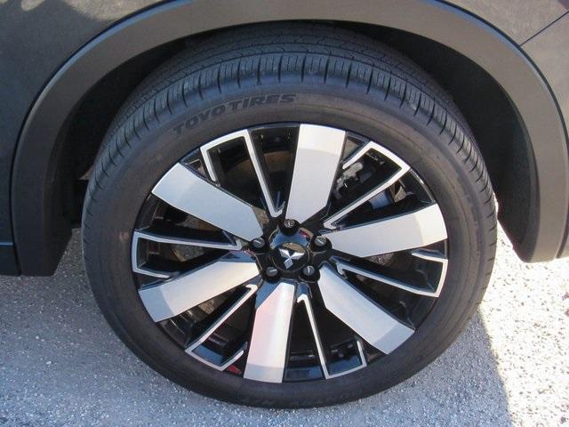 used 2025 Mitsubishi Outlander car, priced at $31,987