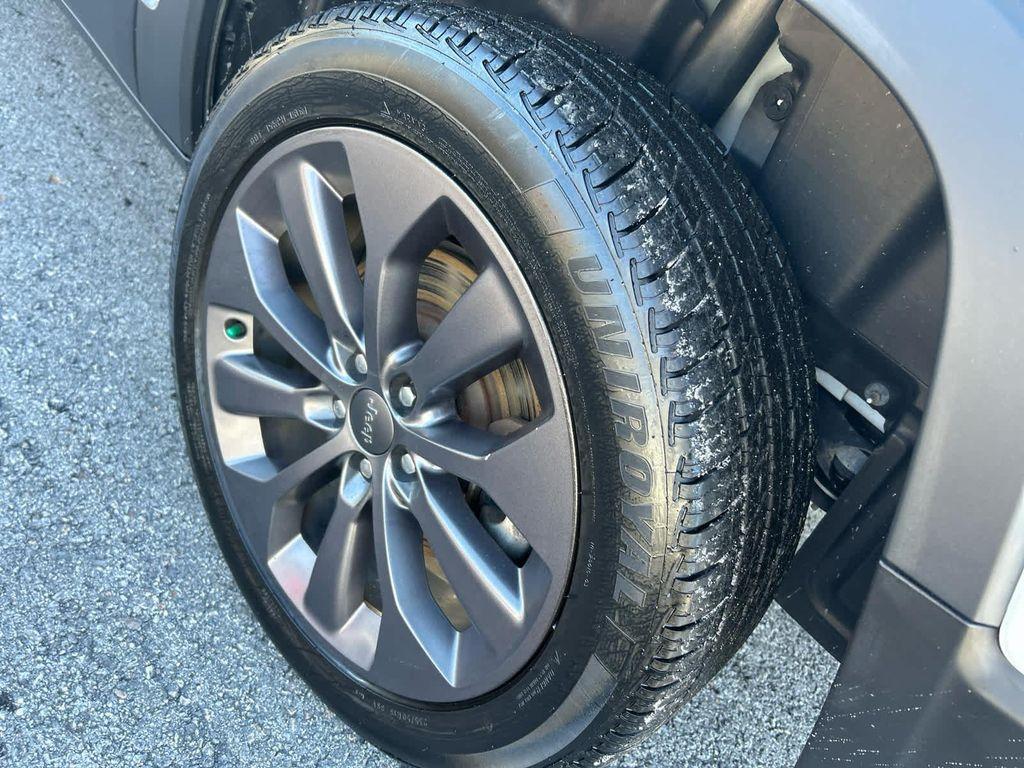 used 2021 Jeep Cherokee car, priced at $21,275