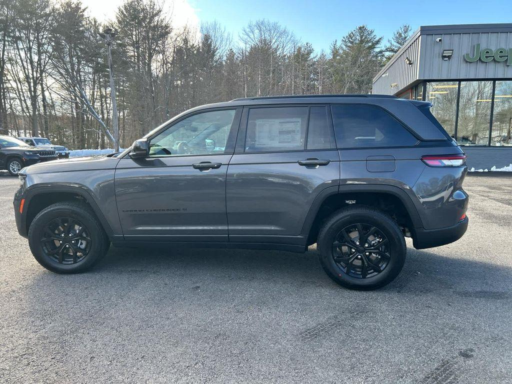 new 2025 Jeep Grand Cherokee car, priced at $42,250