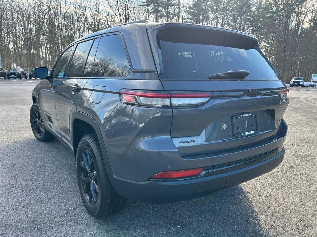 new 2025 Jeep Grand Cherokee car, priced at $42,250