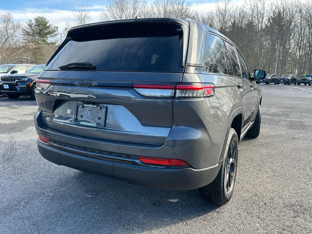 new 2025 Jeep Grand Cherokee car, priced at $42,250