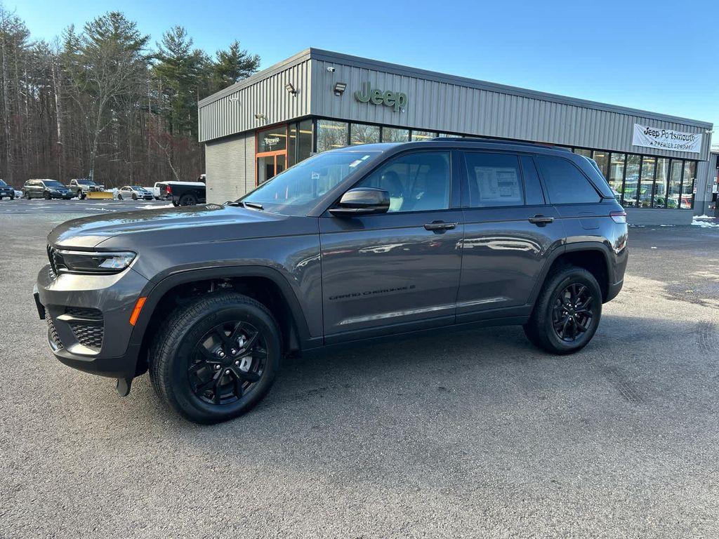 new 2025 Jeep Grand Cherokee car, priced at $42,250