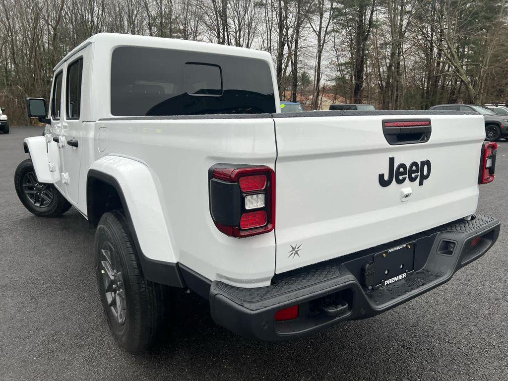 new 2026 Jeep Gladiator car, priced at $47,500
