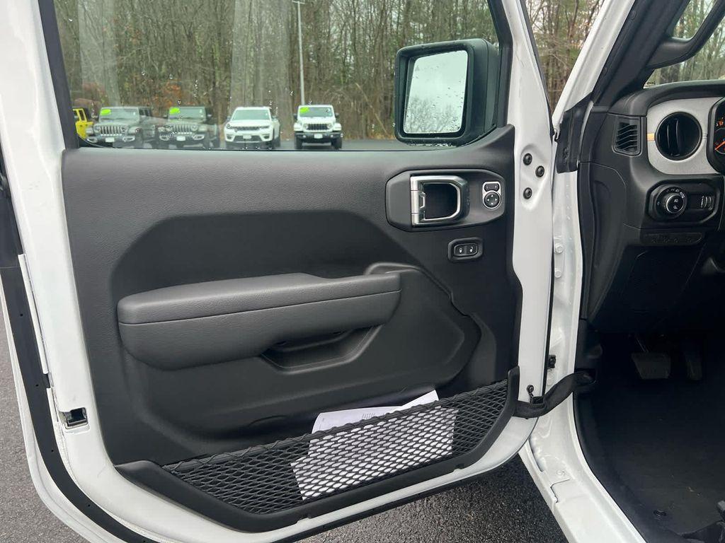 new 2026 Jeep Gladiator car, priced at $47,500