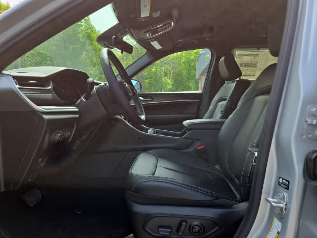 new 2026 Jeep Grand Cherokee car, priced at $46,349