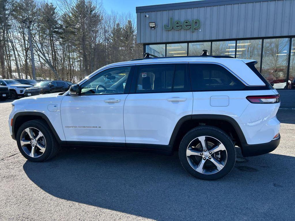 used 2022 Jeep Grand Cherokee 4xe car, priced at $25,875