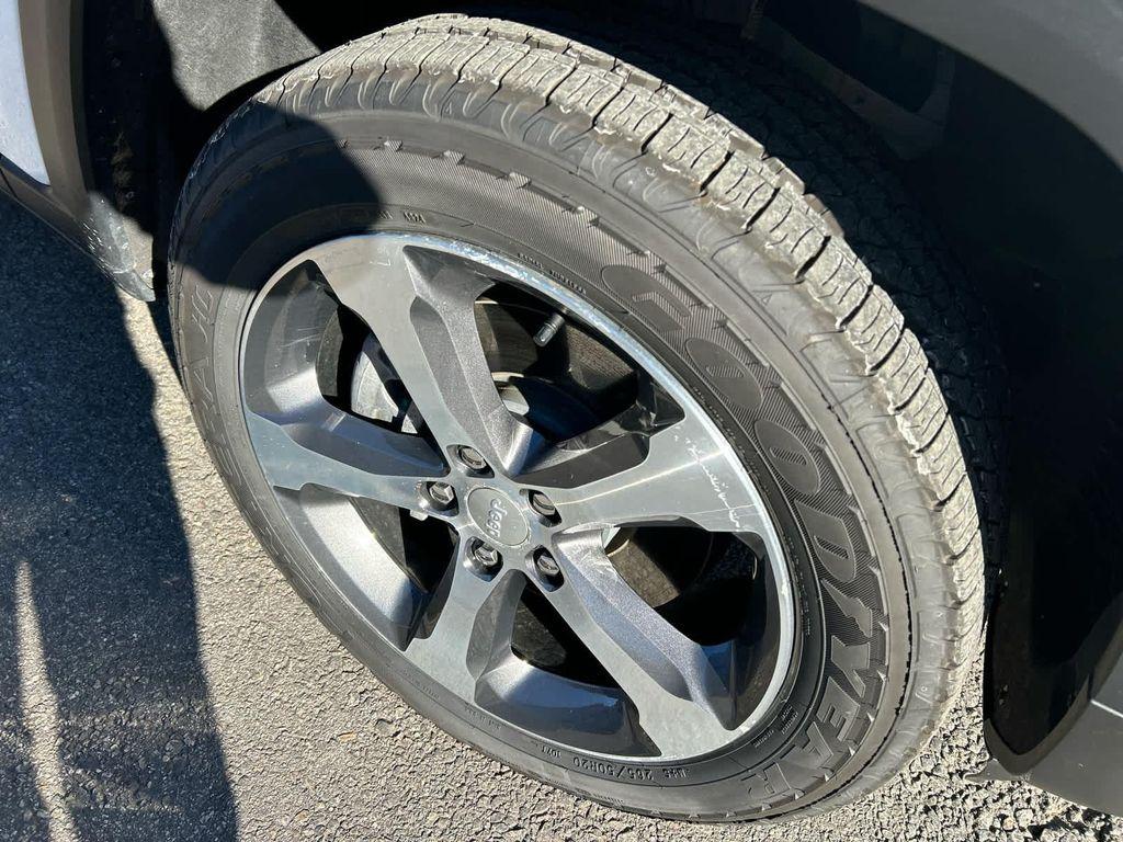 used 2022 Jeep Grand Cherokee 4xe car, priced at $25,875