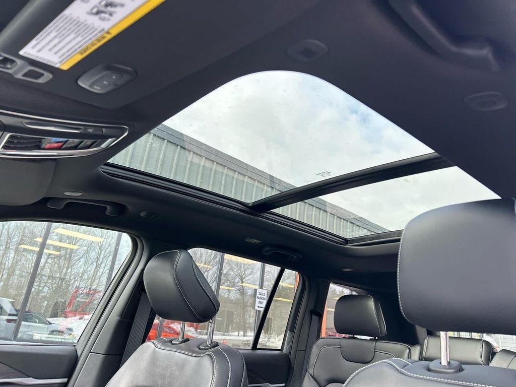 new 2026 Jeep Grand Cherokee car, priced at $47,094