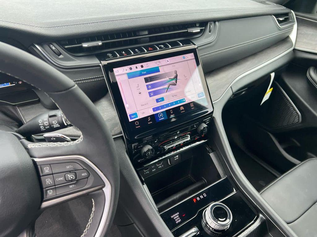 new 2025 Jeep Grand Cherokee L car, priced at $49,500