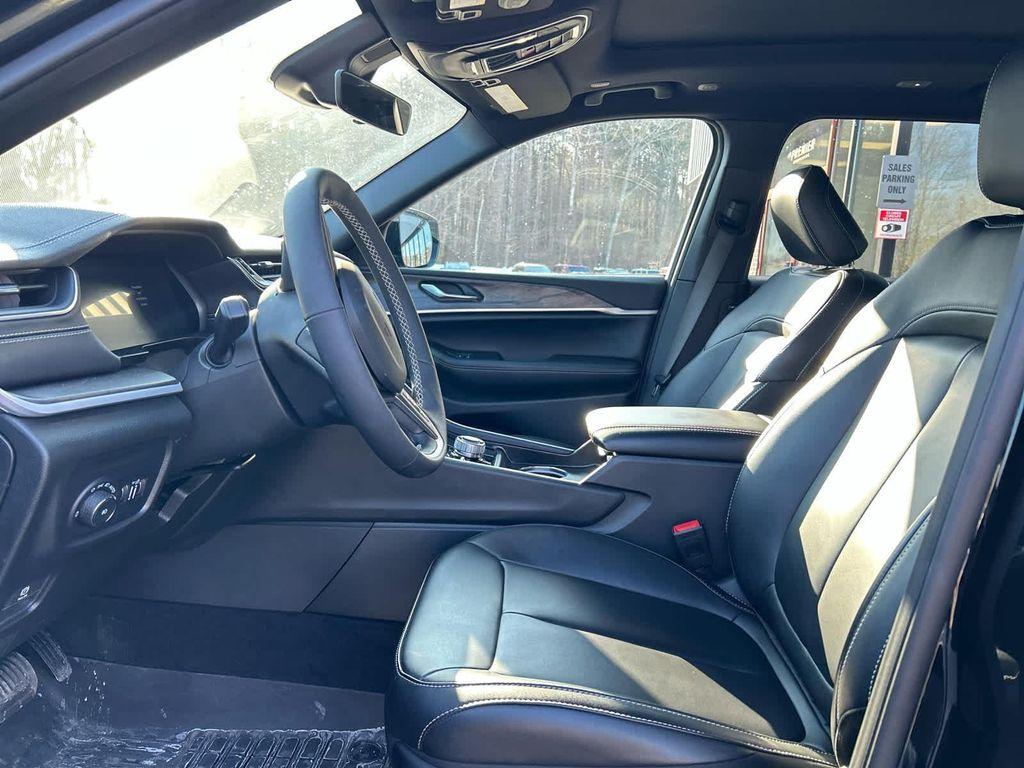 used 2025 Jeep Grand Cherokee L car, priced at $49,675