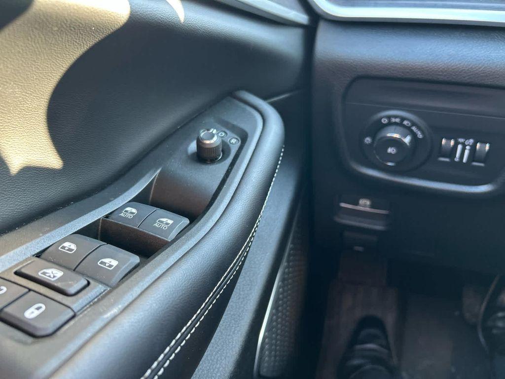 used 2025 Jeep Grand Cherokee L car, priced at $49,675