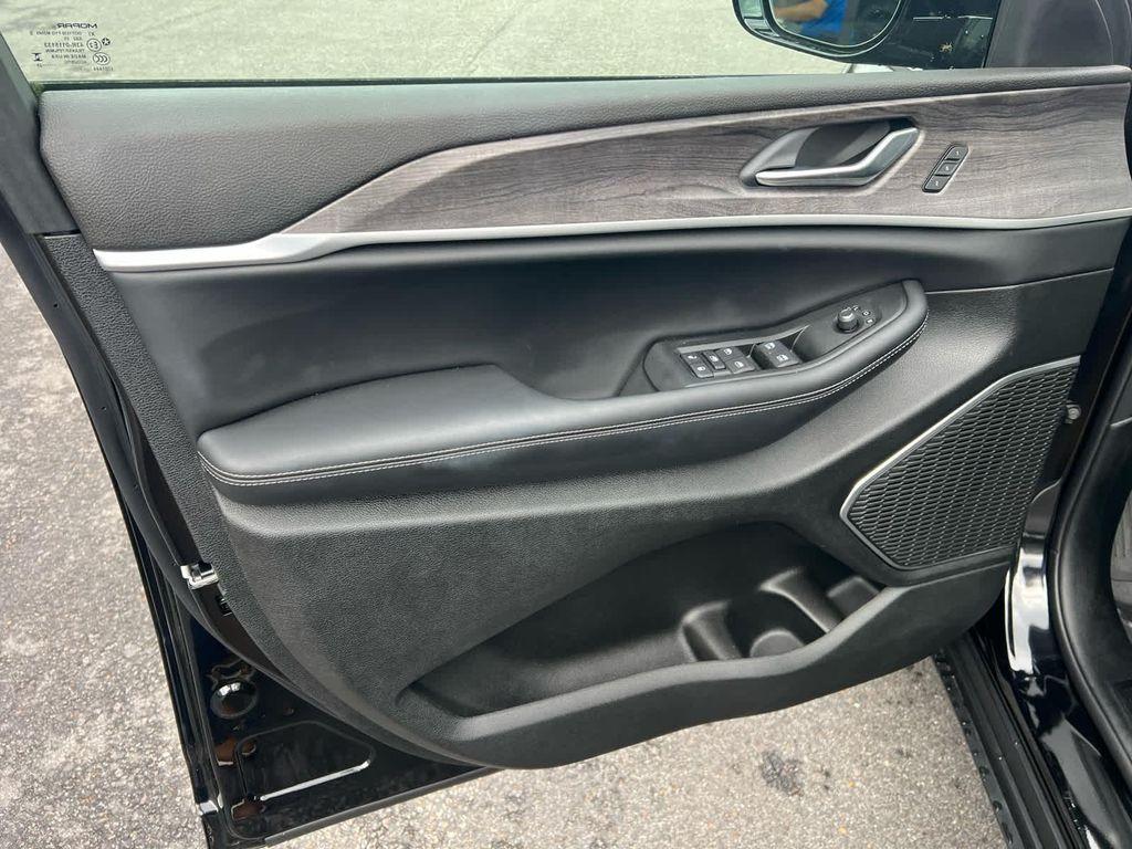 new 2025 Jeep Grand Cherokee L car, priced at $49,500