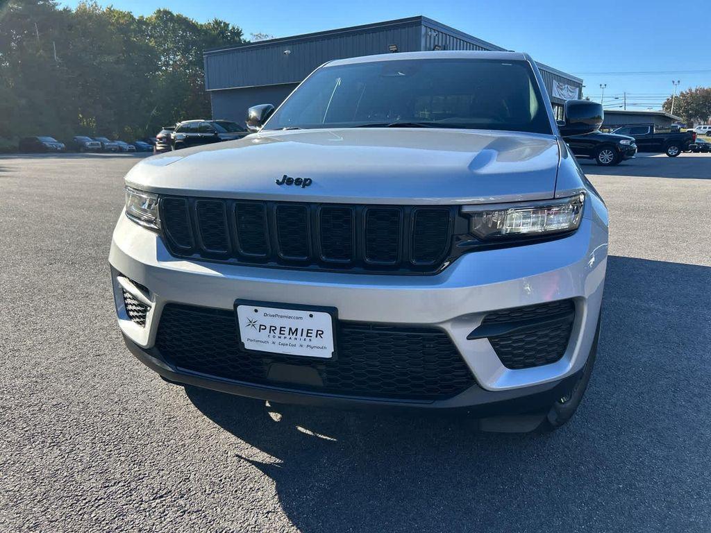 new 2025 Jeep Grand Cherokee car, priced at $41,750