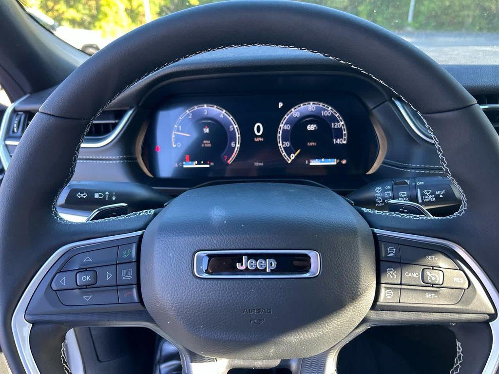 new 2025 Jeep Grand Cherokee car, priced at $41,750