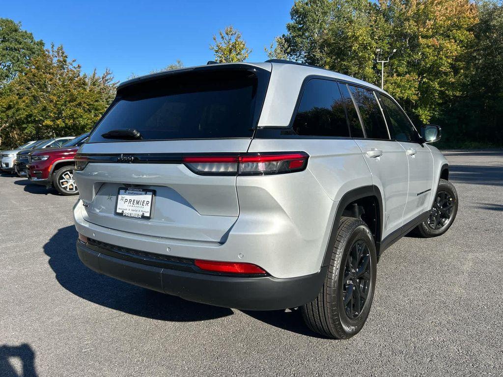 new 2025 Jeep Grand Cherokee car, priced at $41,750