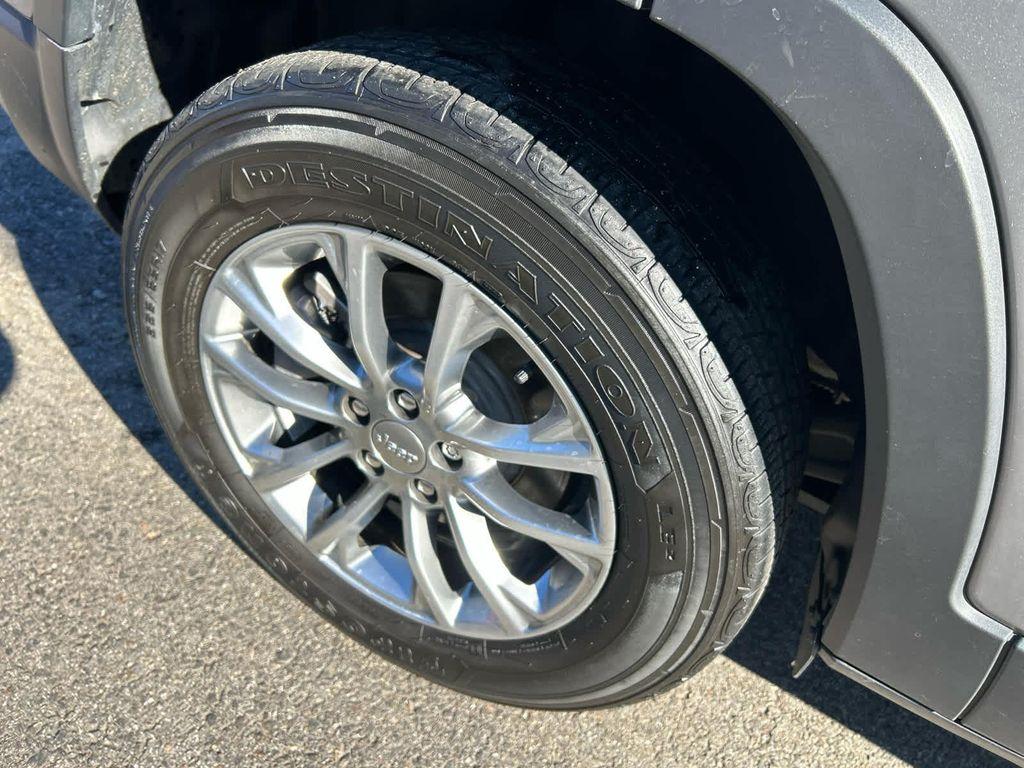 used 2022 Jeep Cherokee car, priced at $23,675