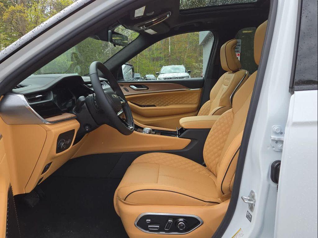 new 2026 Jeep Grand Cherokee car, priced at $59,409