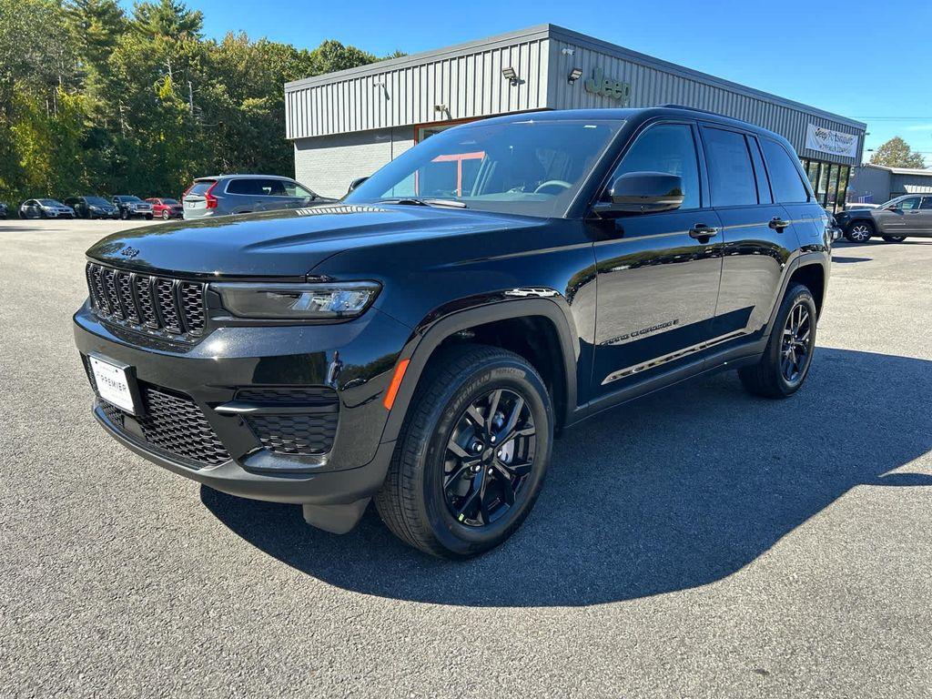 new 2025 Jeep Grand Cherokee car, priced at $42,750