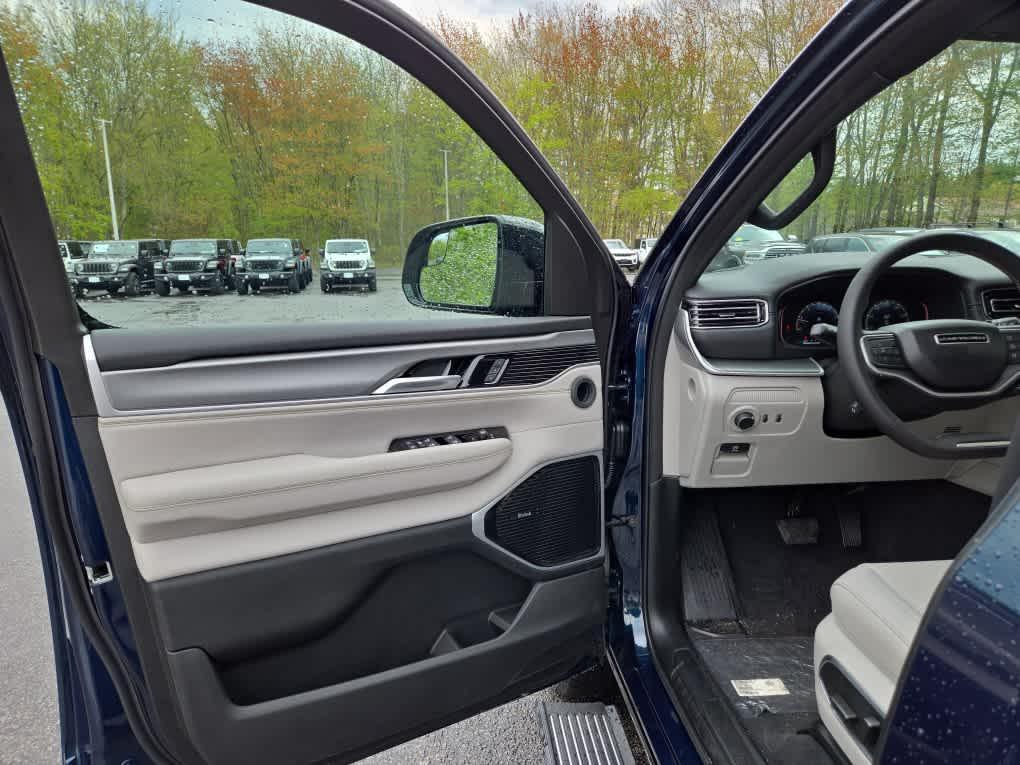 new 2026 Jeep Grand Wagoneer car, priced at $80,364