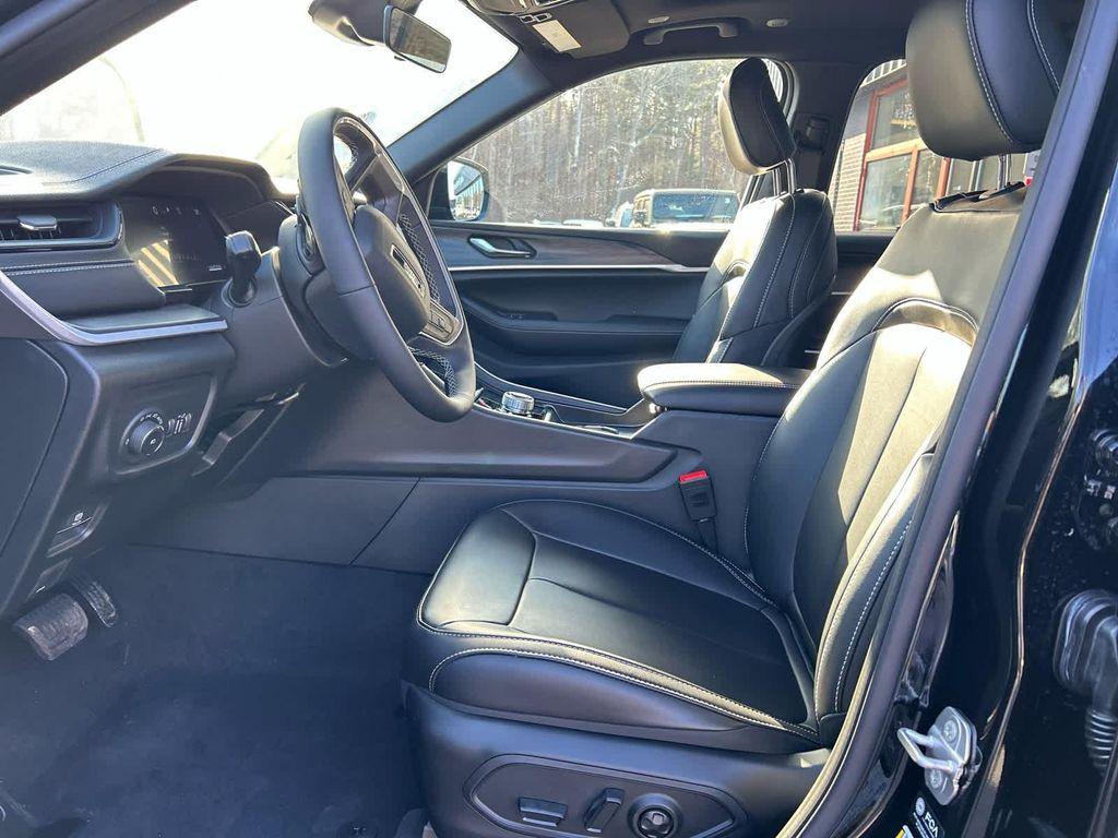 new 2026 Jeep Grand Cherokee L car, priced at $52,805