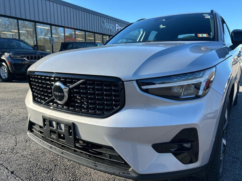used 2023 Volvo XC40 car, priced at $28,275