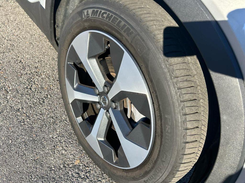 used 2023 Volvo XC40 car, priced at $28,275