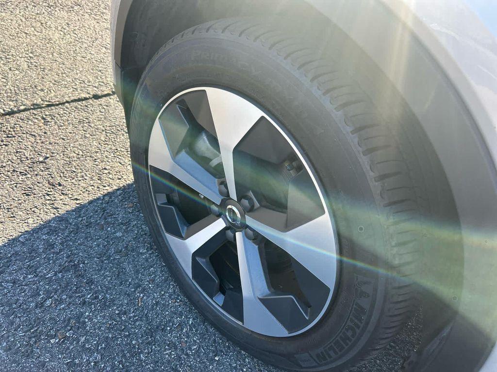 used 2023 Volvo XC40 car, priced at $28,275