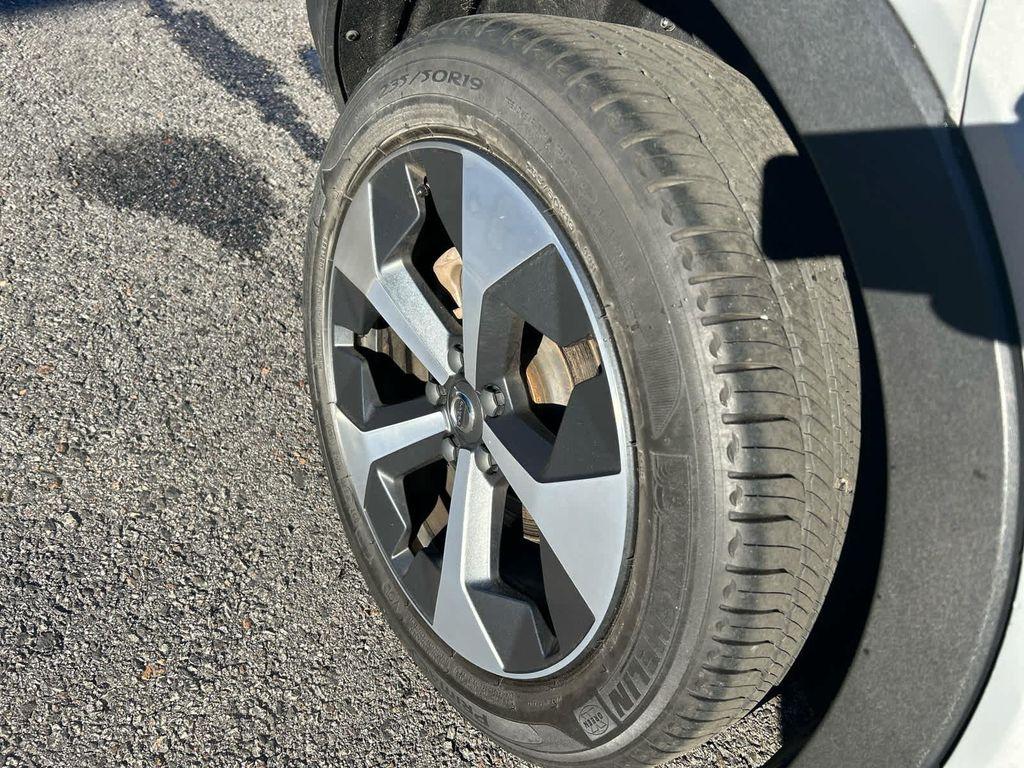 used 2023 Volvo XC40 car, priced at $28,275