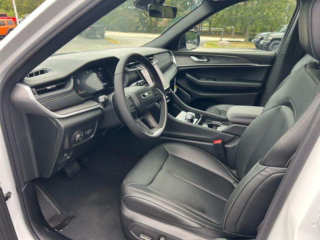 new 2025 Jeep Grand Cherokee L car, priced at $48,500