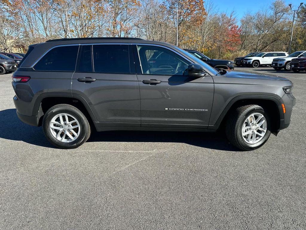 new 2025 Jeep Grand Cherokee car, priced at $37,750
