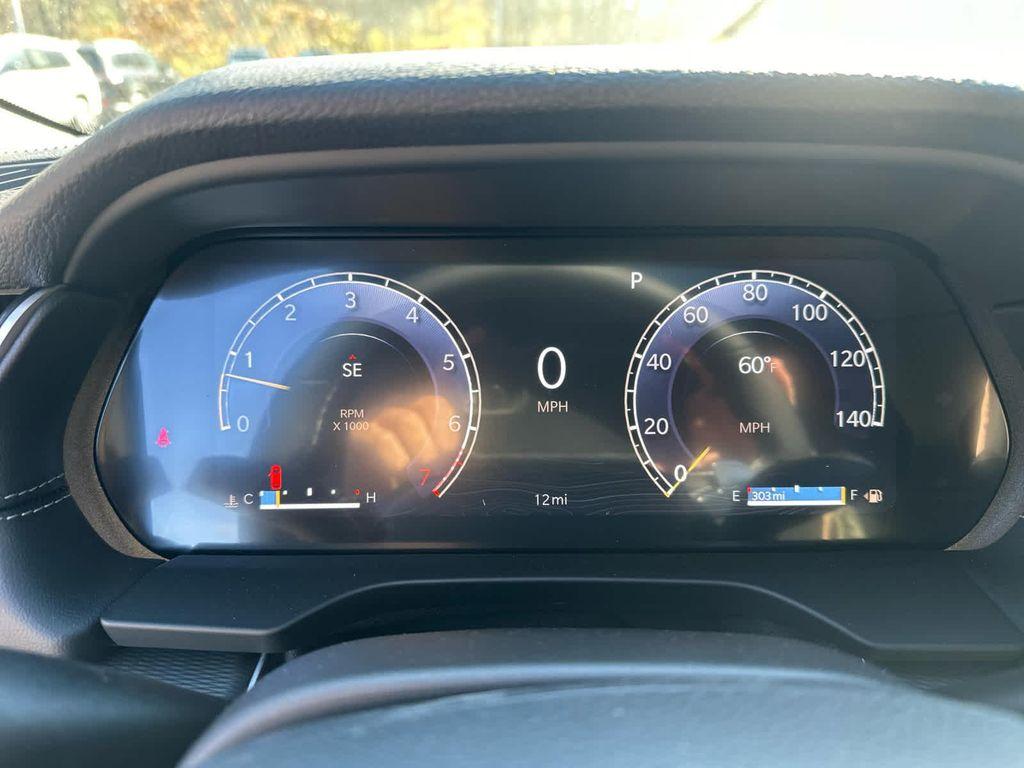 new 2025 Jeep Grand Cherokee car, priced at $37,750