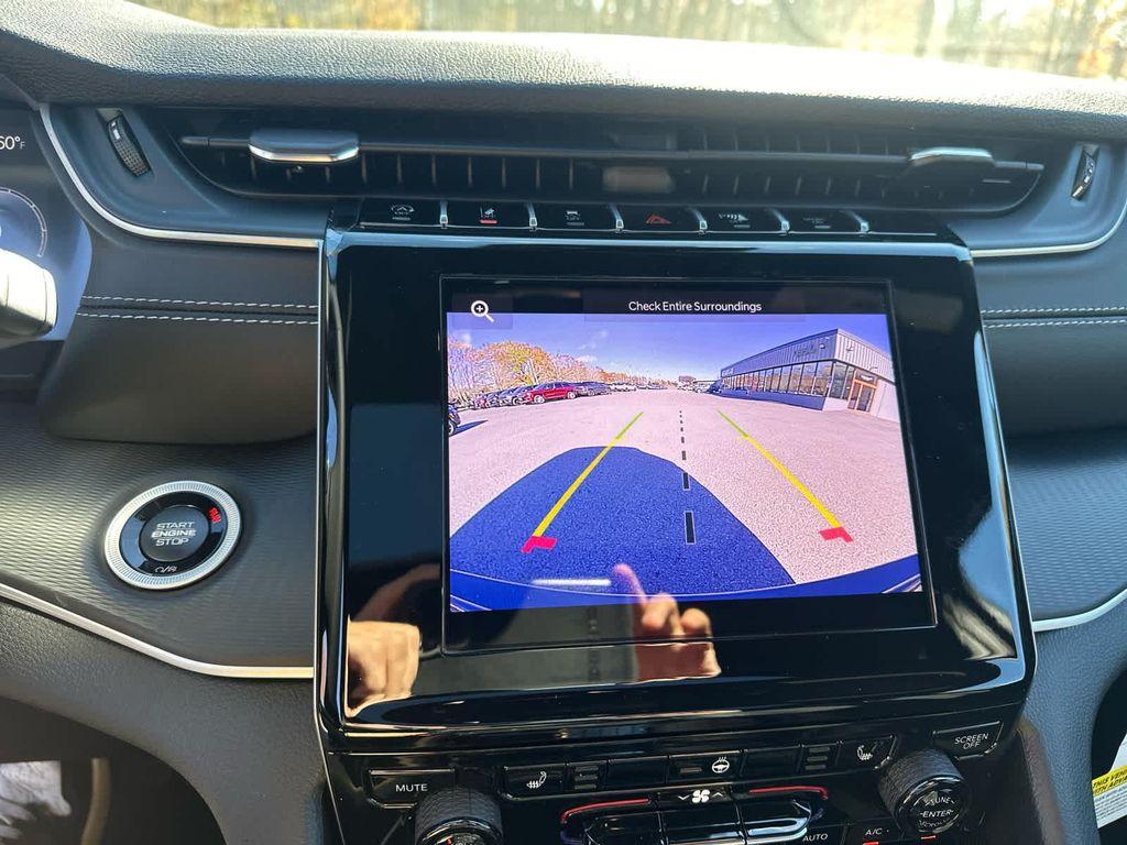 new 2025 Jeep Grand Cherokee car, priced at $37,750