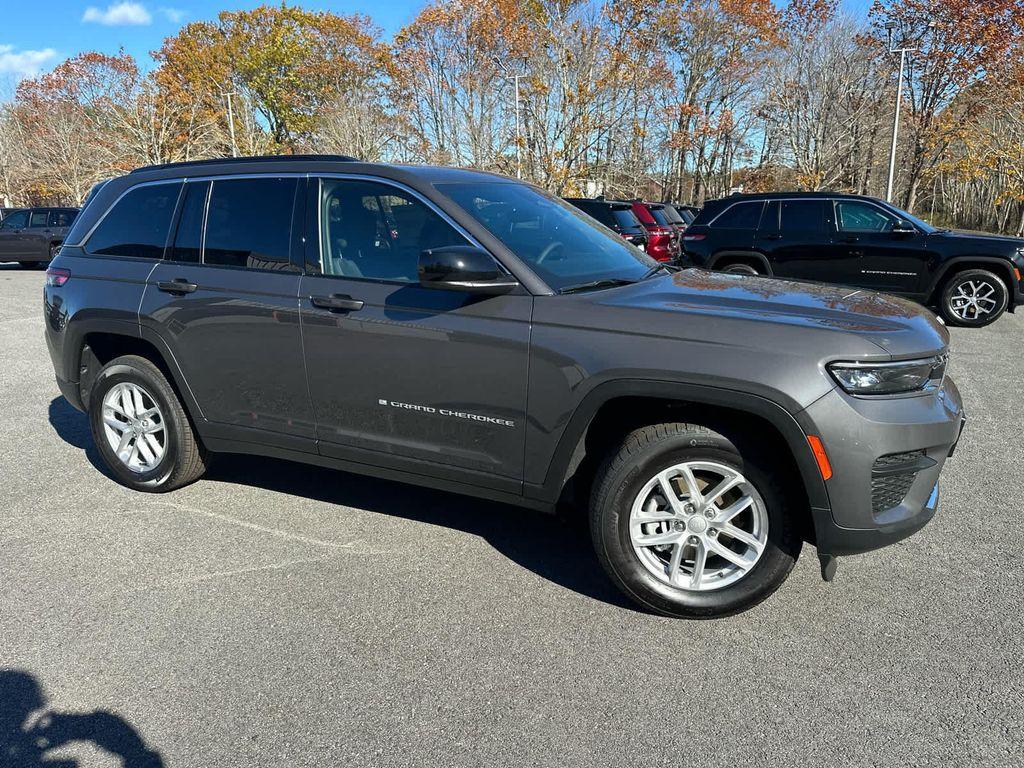 new 2025 Jeep Grand Cherokee car, priced at $37,750