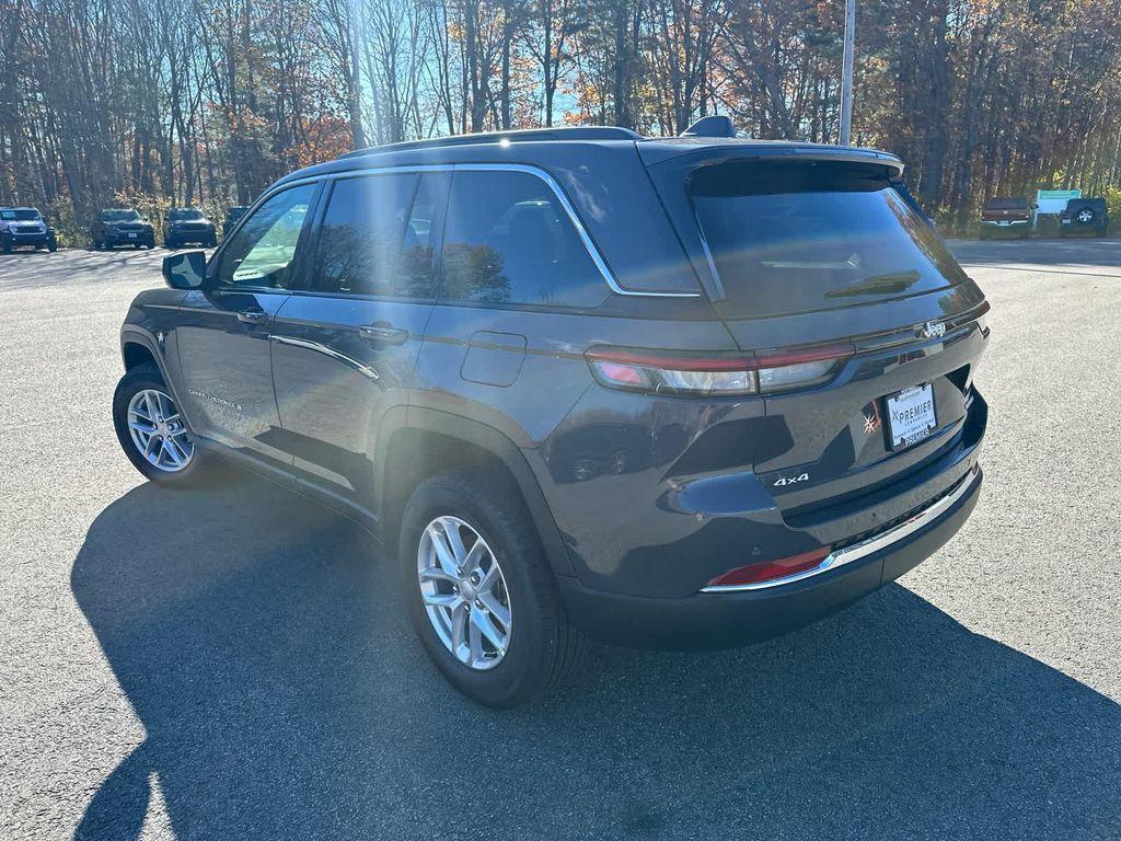 new 2025 Jeep Grand Cherokee car, priced at $37,750