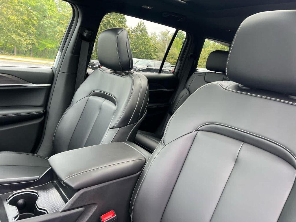 new 2025 Jeep Grand Cherokee L car, priced at $45,500