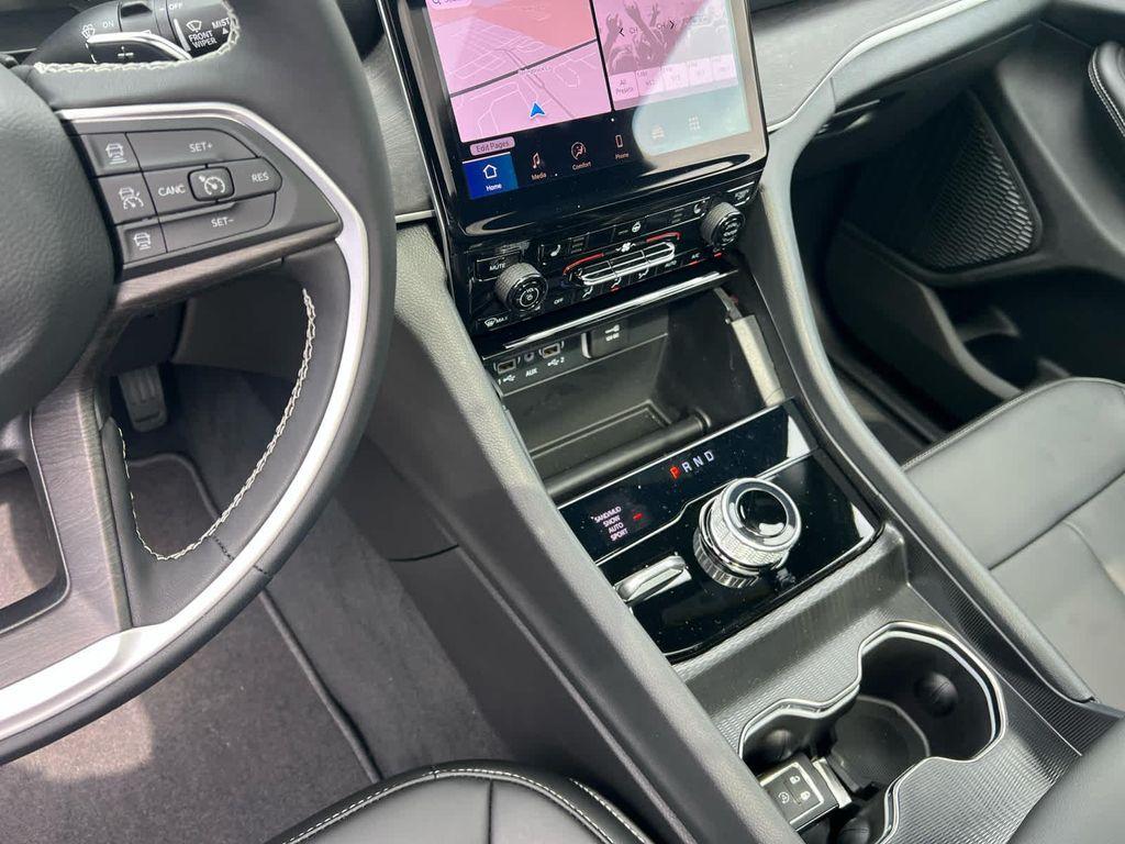 new 2025 Jeep Grand Cherokee L car, priced at $45,500