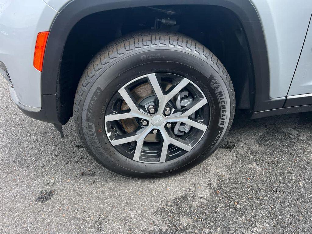 new 2025 Jeep Grand Cherokee L car, priced at $45,500