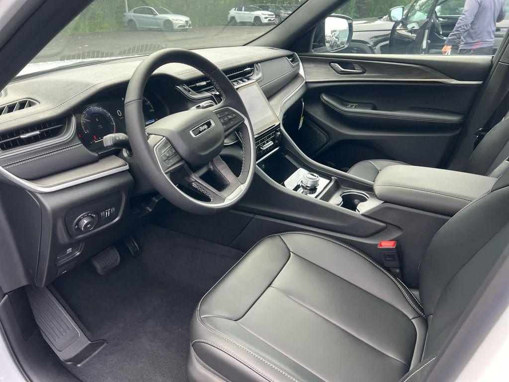 new 2025 Jeep Grand Cherokee L car, priced at $45,000