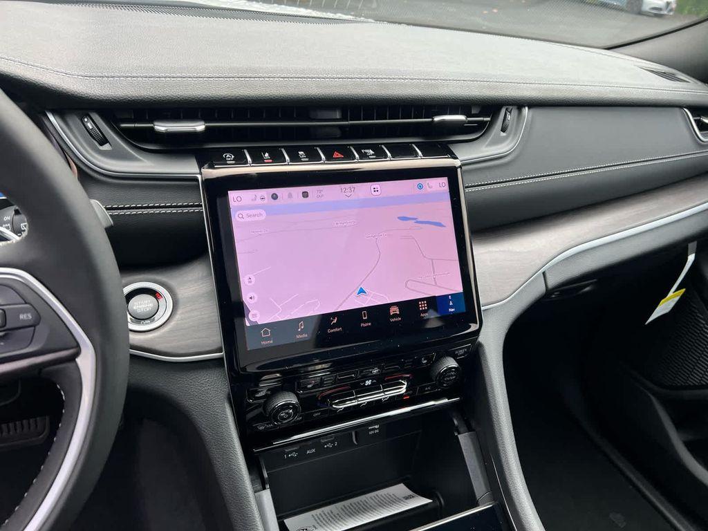 new 2025 Jeep Grand Cherokee L car, priced at $45,000