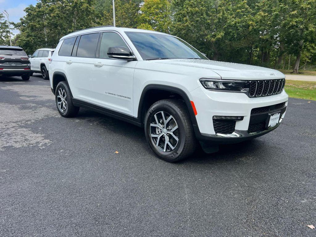 new 2025 Jeep Grand Cherokee L car, priced at $45,000