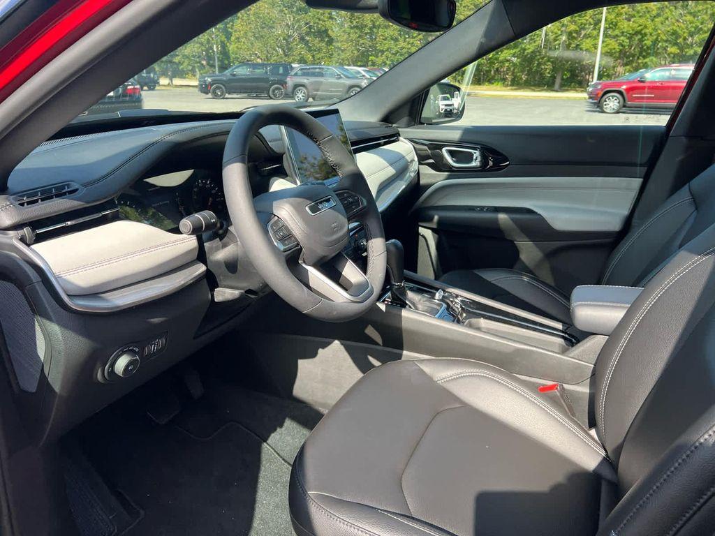 new 2025 Jeep Compass car, priced at $31,500