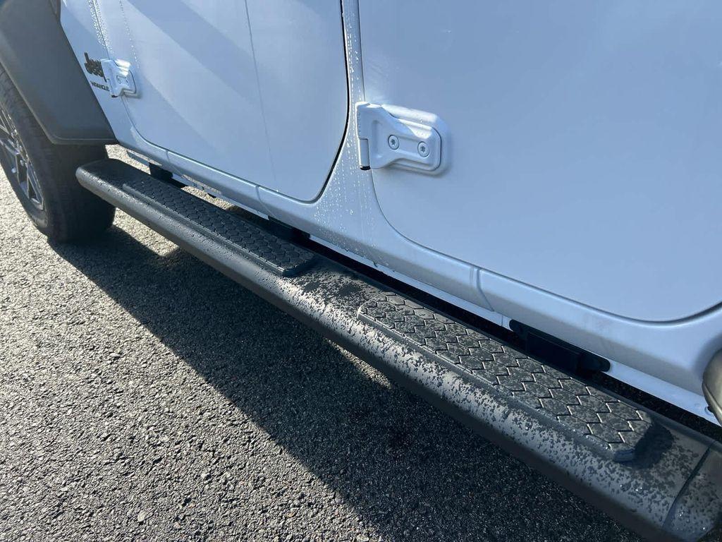 new 2025 Jeep Wrangler car, priced at $38,500