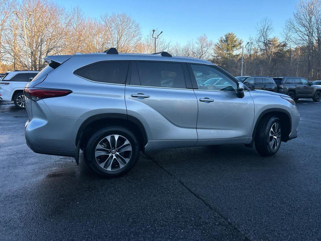 used 2022 Toyota Highlander car, priced at $34,475